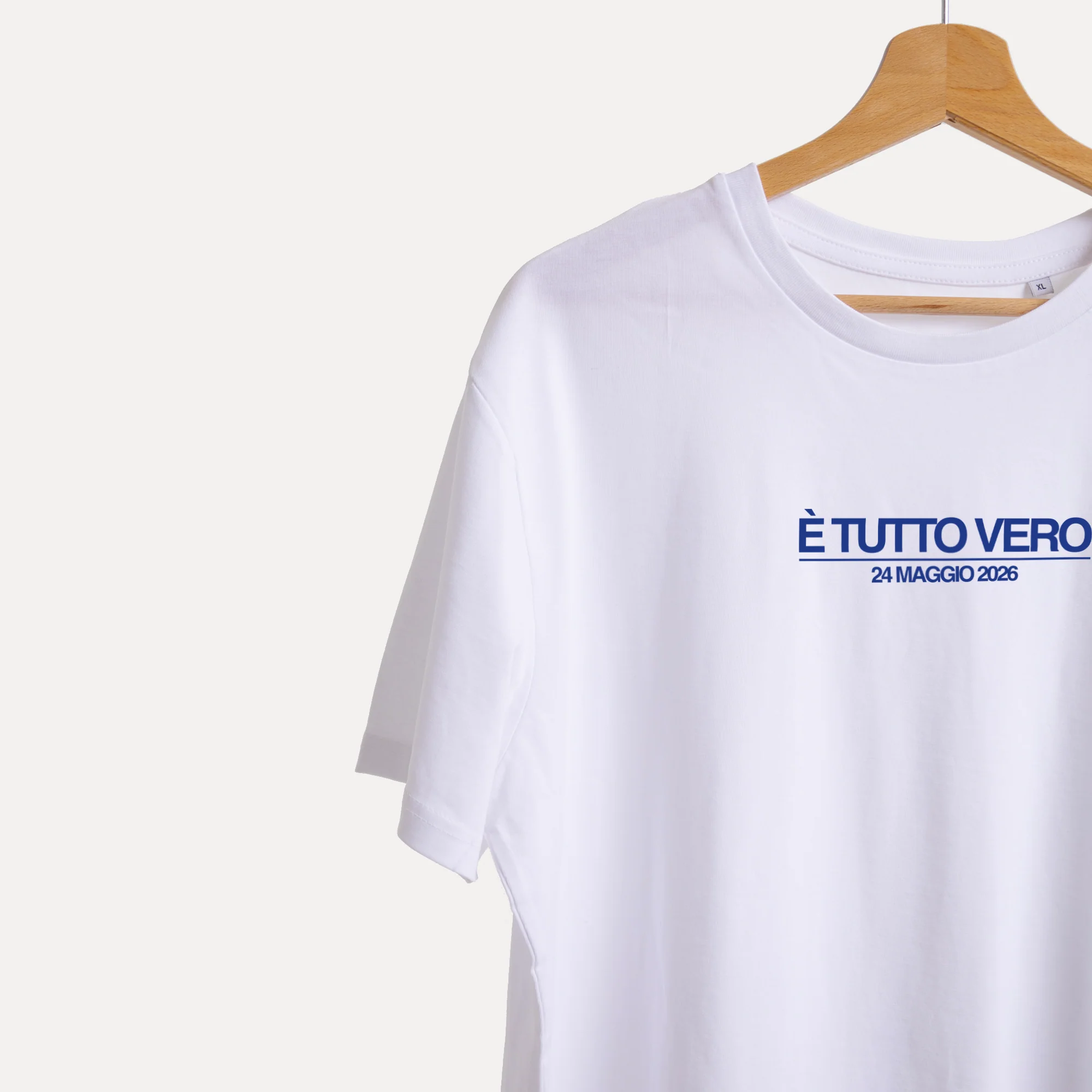 T-shirt È TUTTO VERO - Image 3